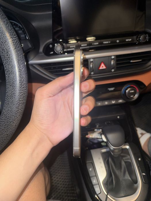 Iphone 15 pro max 256 / 77