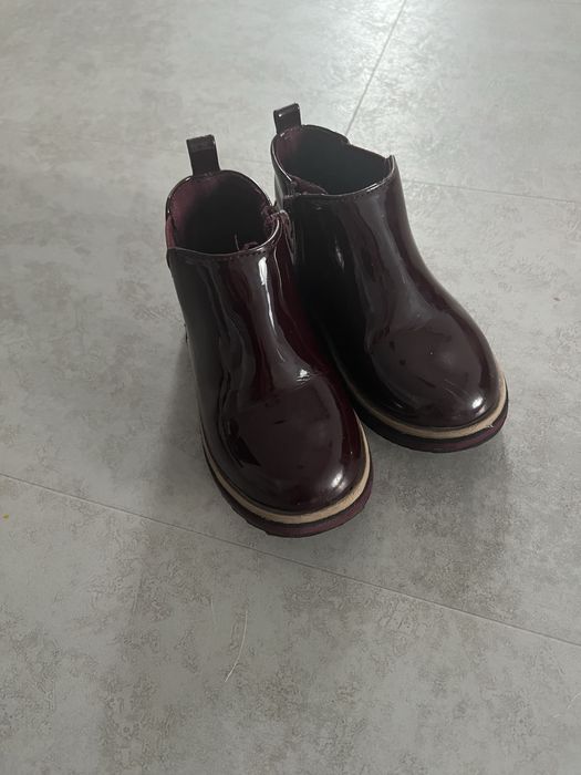 Ghete Zara, piele lacuita, marimea 22