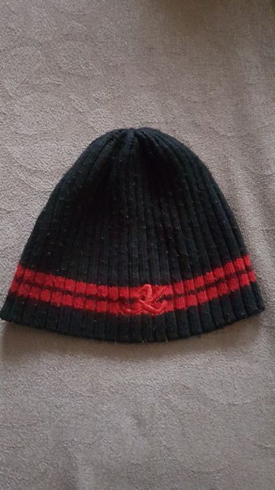 Различни видове шапки за малчуганите