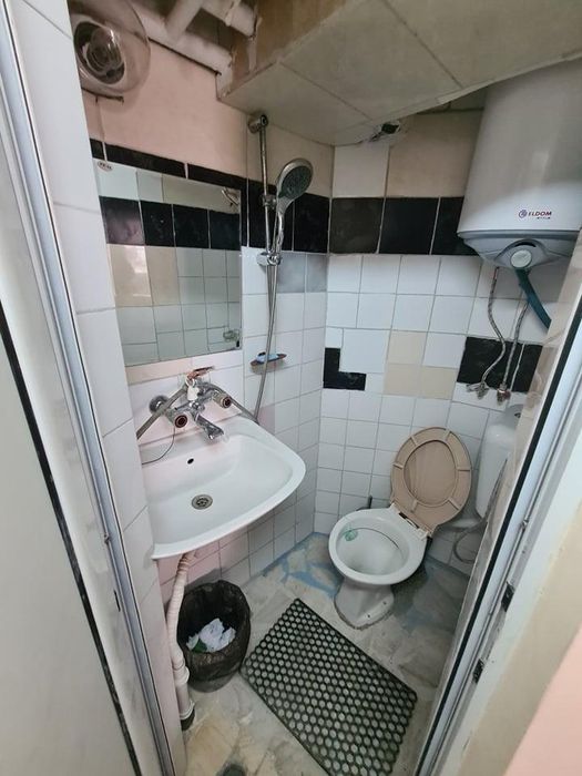 Дава се под наем Едностаен апартамент в Бургас, Център - 26 кв.м за 179.52 € - Снимка #4