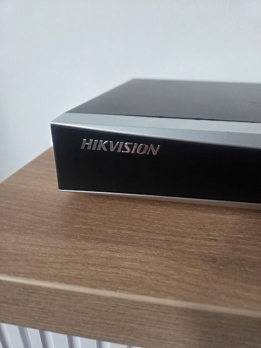 Продам Видеорегистратор Hikvision