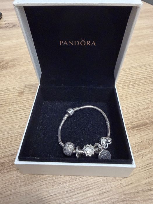 Bratara pandora