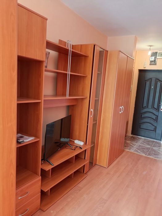 Închiriez garsonieră