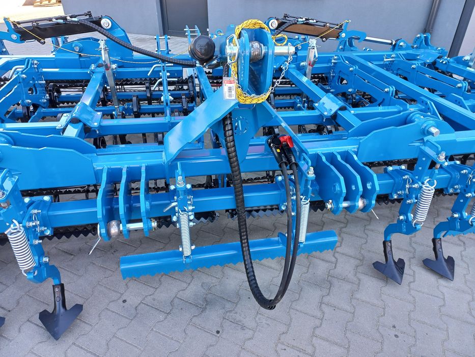 Combinator , cultivator ,compactor Agripol 5 m Botosani • OLX.ro