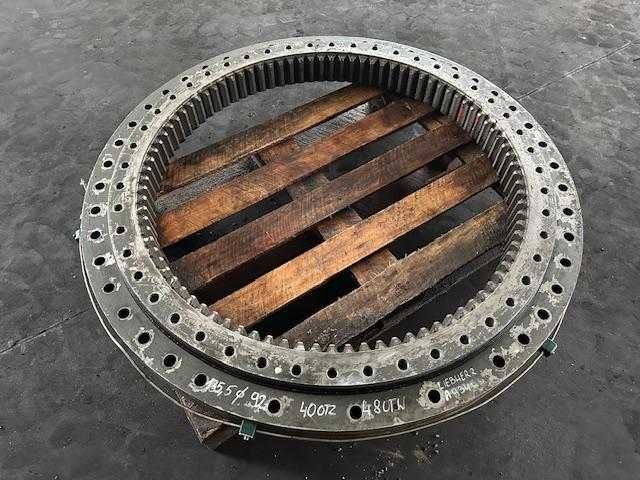 Coroana de rotire Liebherr A934 - Piese de schimb Liebherr