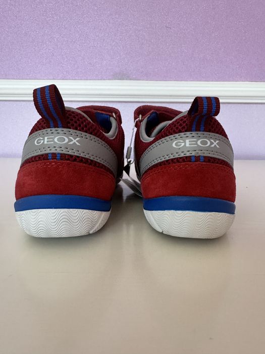 Новые кроссовки Geox