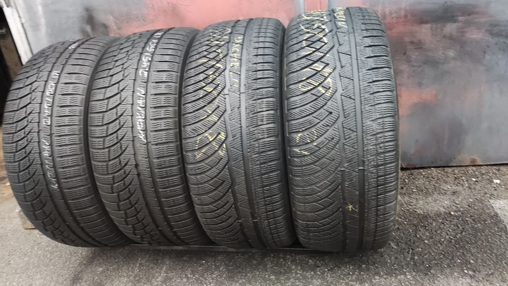 4бр. зимни гуми 245/50/18 Nokian/ Michelin 
dot21/22
6.8/6.9mm
Добро с