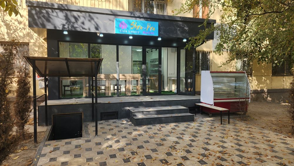 Продаются витрины стилажи с магазина