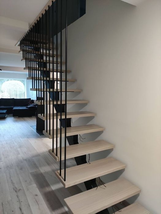 Confecții scări metalice  cu lemn moderne