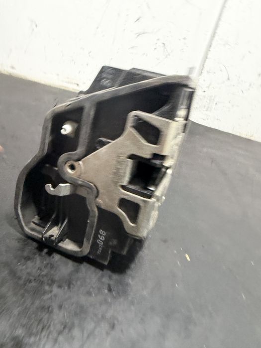 Broasca usa dreapta fata BMW Seria 5 e60 E61 | 7167068 Broasca usa dreapta fata BMW Seria 1 E88 E87 Broasca usa dreapta fata X3 E83
