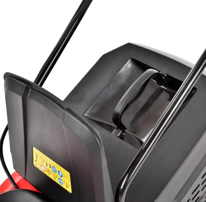 Mașină de tuns iarba electrică Hecht 1000 nefolosită