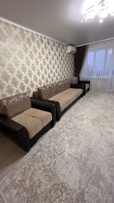 Продам диван+ два кресла