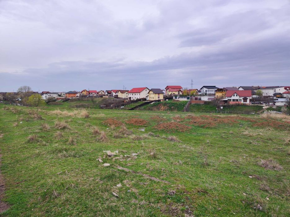 Vând teren Pitesti