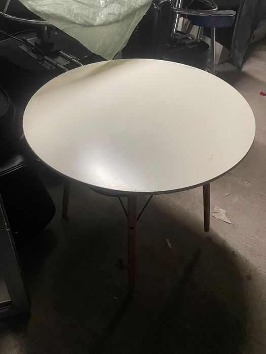 Masa alb două bucățI