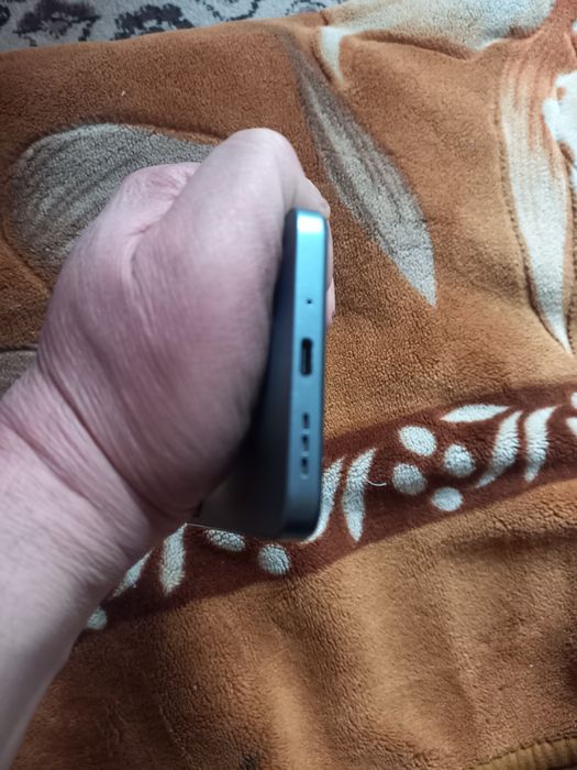 Redmi 13C holati ideal tiniq 256GB hotirasi 8GB aperativkasi karobka