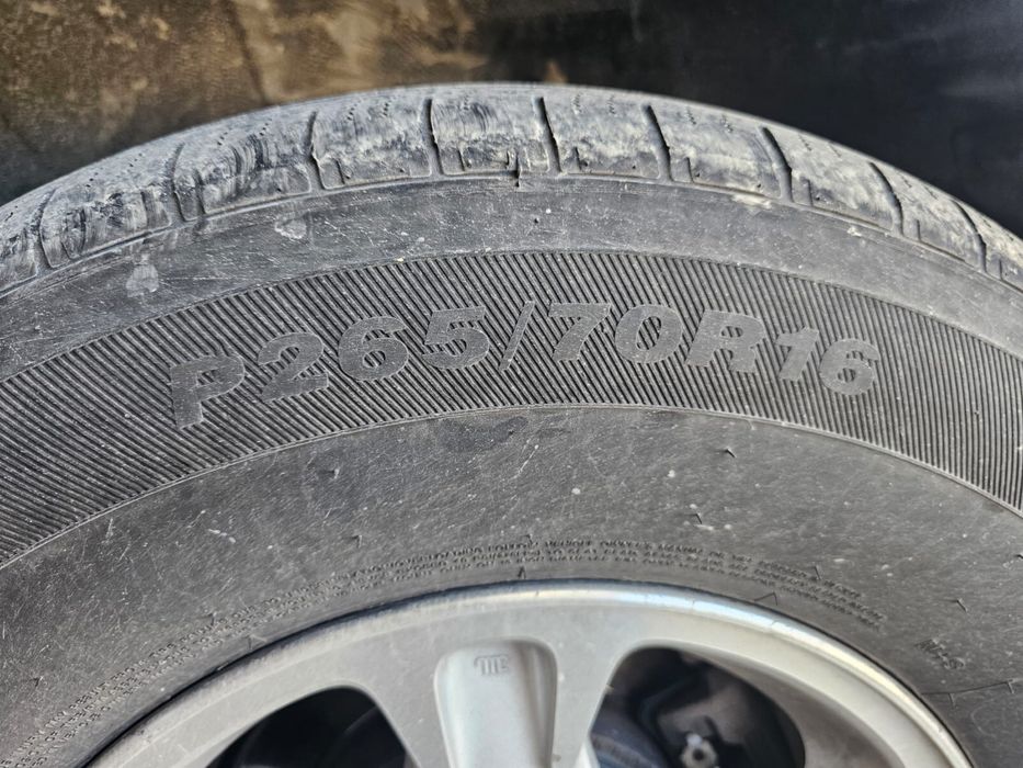 комплект шин 265/70 R16.