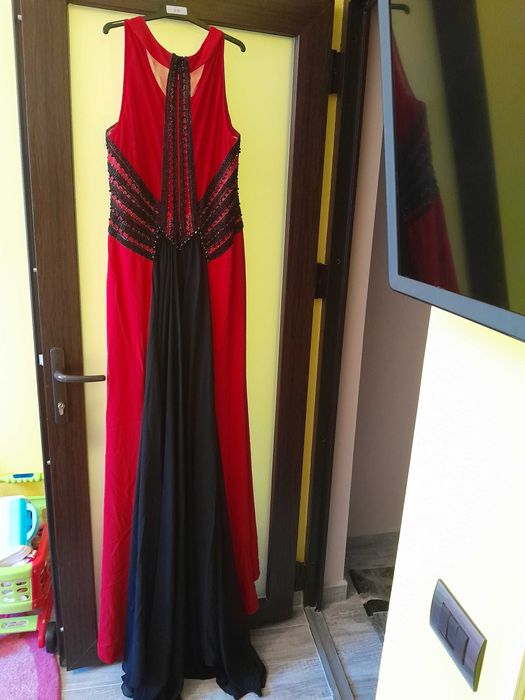 Vand rochie ocazie in stare buna