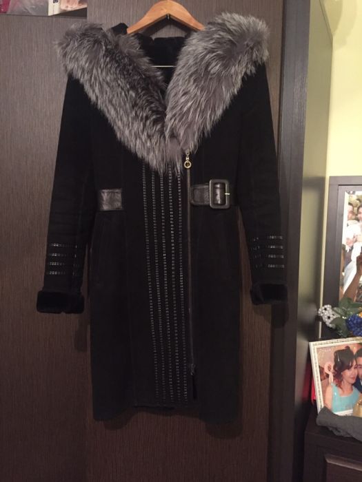 Продам замшевую дубленку.