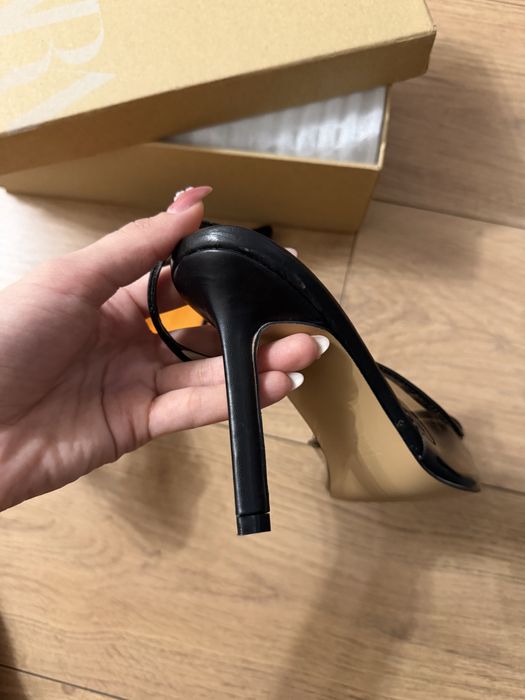 Продам Туфли Zara новые