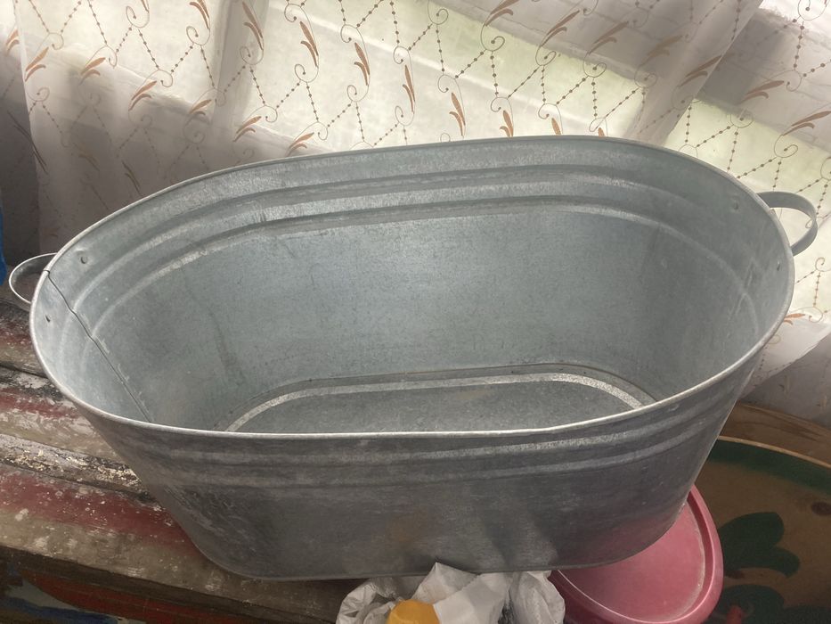 Продам Таз б/у целая