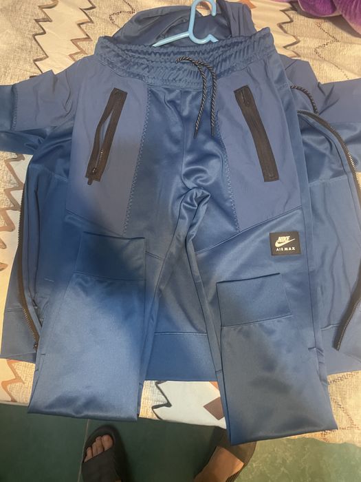 Trening air max nou fara defecte bluza L pantaloni M