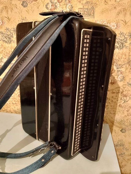 Продам Баян Рубин 7