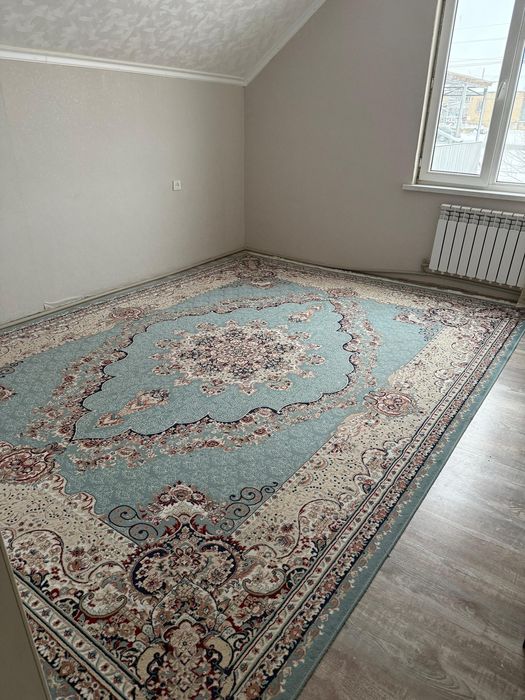 Продаю два ковра комплектом