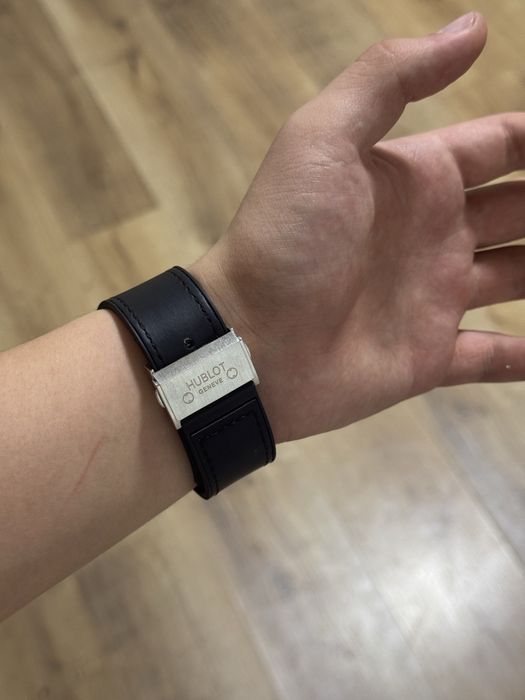 Часы хублот.