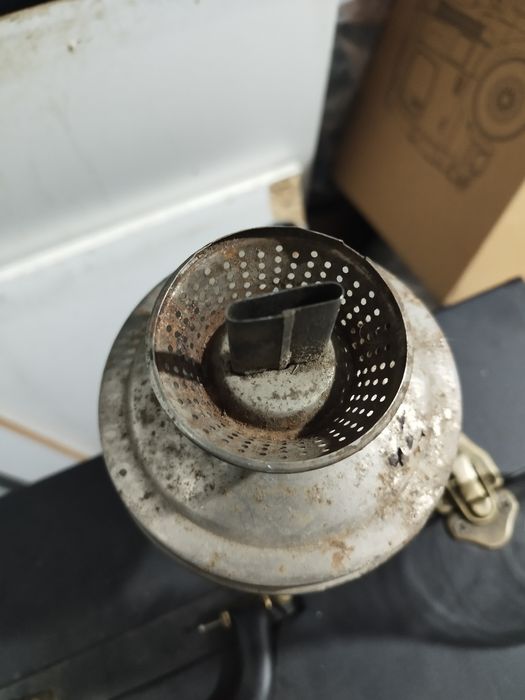 Керасиновая лампа.