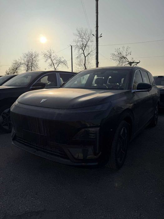 Deepal S09 (EREV — elektr + generator)