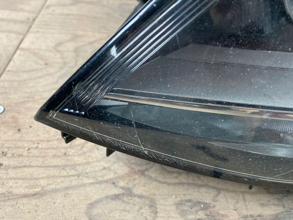 Ляв фар за Vw Jetta 2010-18