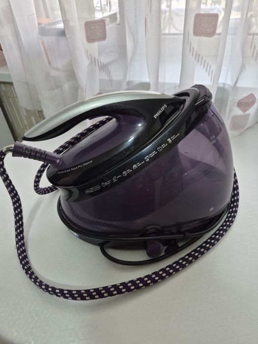 Мощный парогенератор Philips PerfectCare Aqua Pro (GC9420)