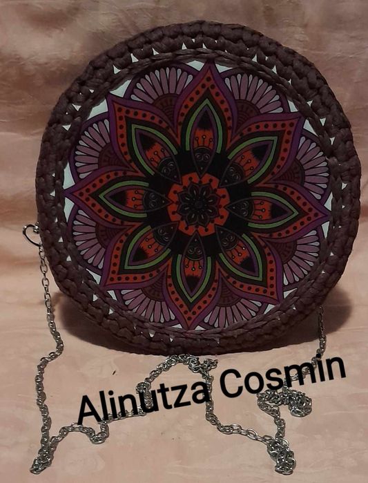 Căciuliță paltonaș bocanci cisme