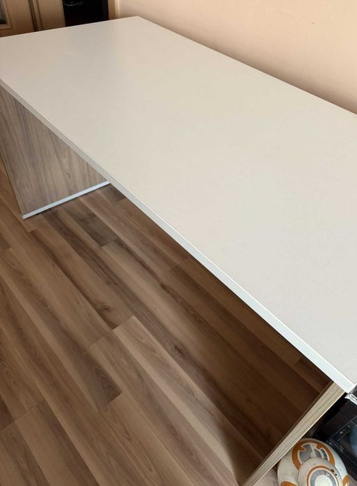 Бюро XORA от Aiko - бял плот/светъл бряст