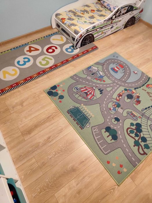 Oferta! 2 covoare camera copilului