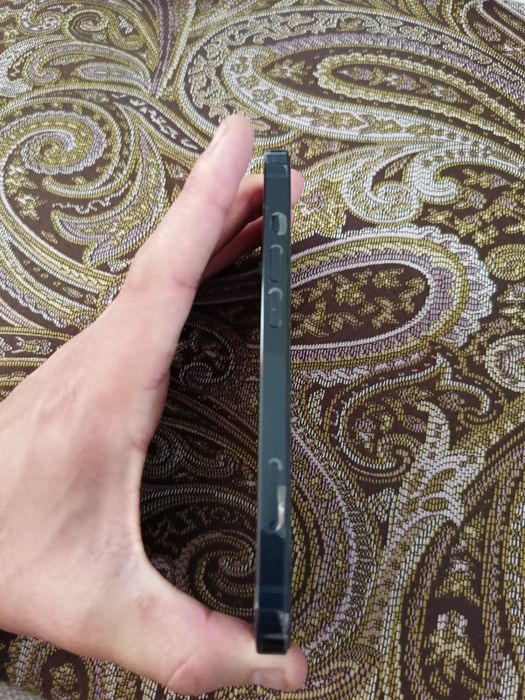 Продам айфон 13 128 гб