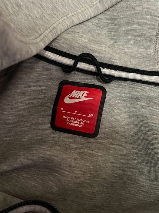 продам легитную Nike tech fleece