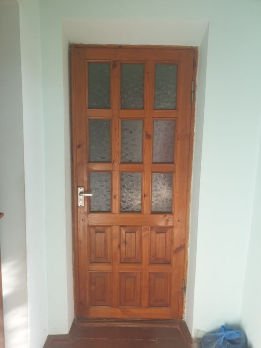 Йогоч ешик сотилади  Продаётся деревянной двери