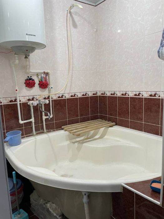 Angren Kalsoda kvartira sotiladi.Evroremont