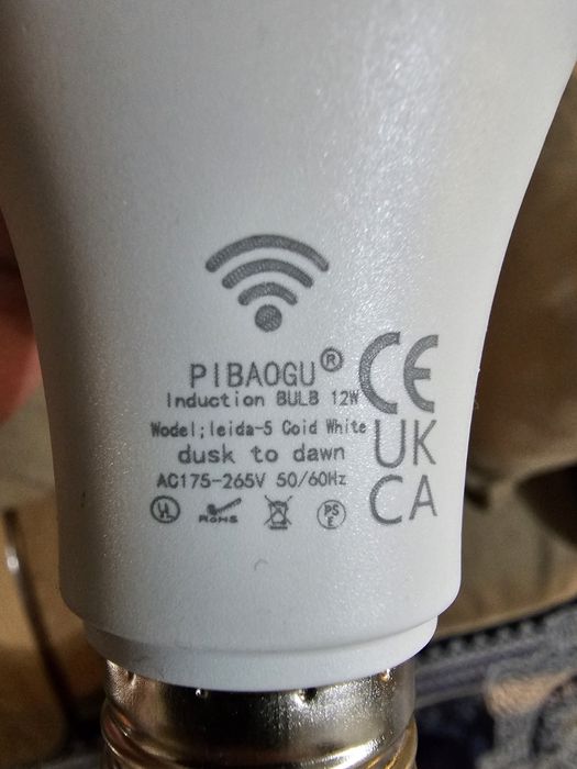 Лампочка с датчиком движения