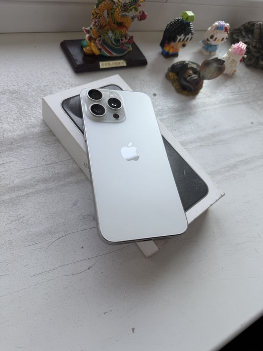 Продам iPhone 15 Pro Max White