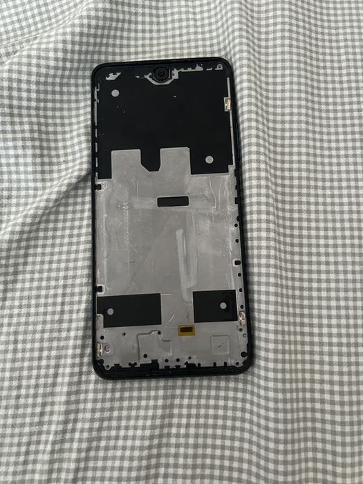 IPhone xc , Redmi 12 , Huawei p smart 2021