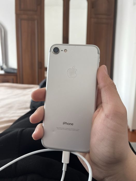 Продам айфон 7 32 гб