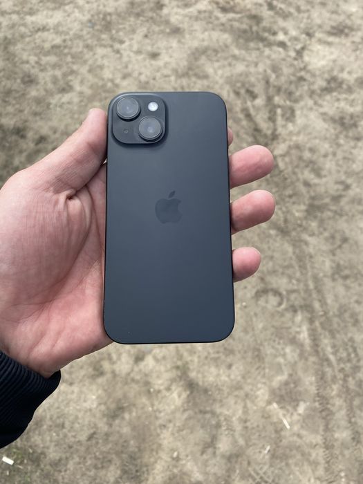 Продам Айфон 15 в хорошем состоянии