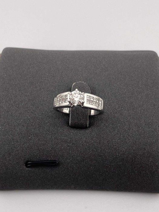 Кольцо с бриллиантом 0,51кт