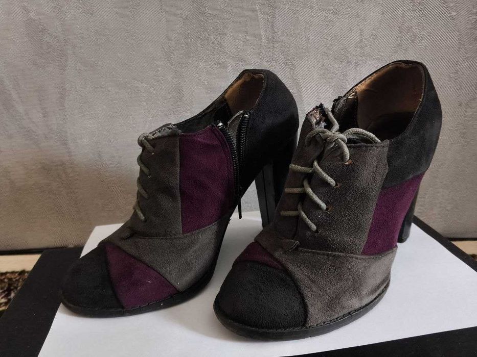 Ботинки женские демисезонные 3 пары