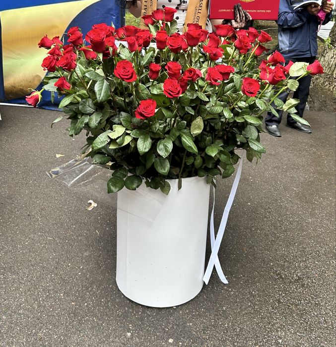 101 роза, в длину пол метра