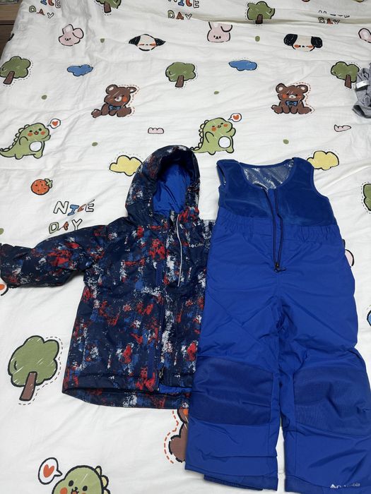 Costum ski marimea 4 T