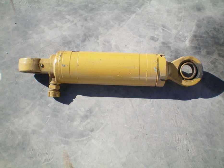 Cilindru suspensie CATERPILLAR D300D 7U-8132 Piese de schimb Cat