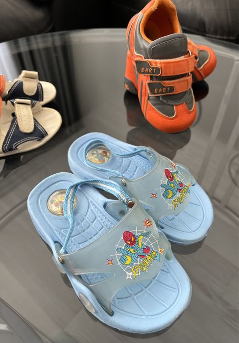 12 чифта детски обувки + подарък ТРОТИНЕТКА